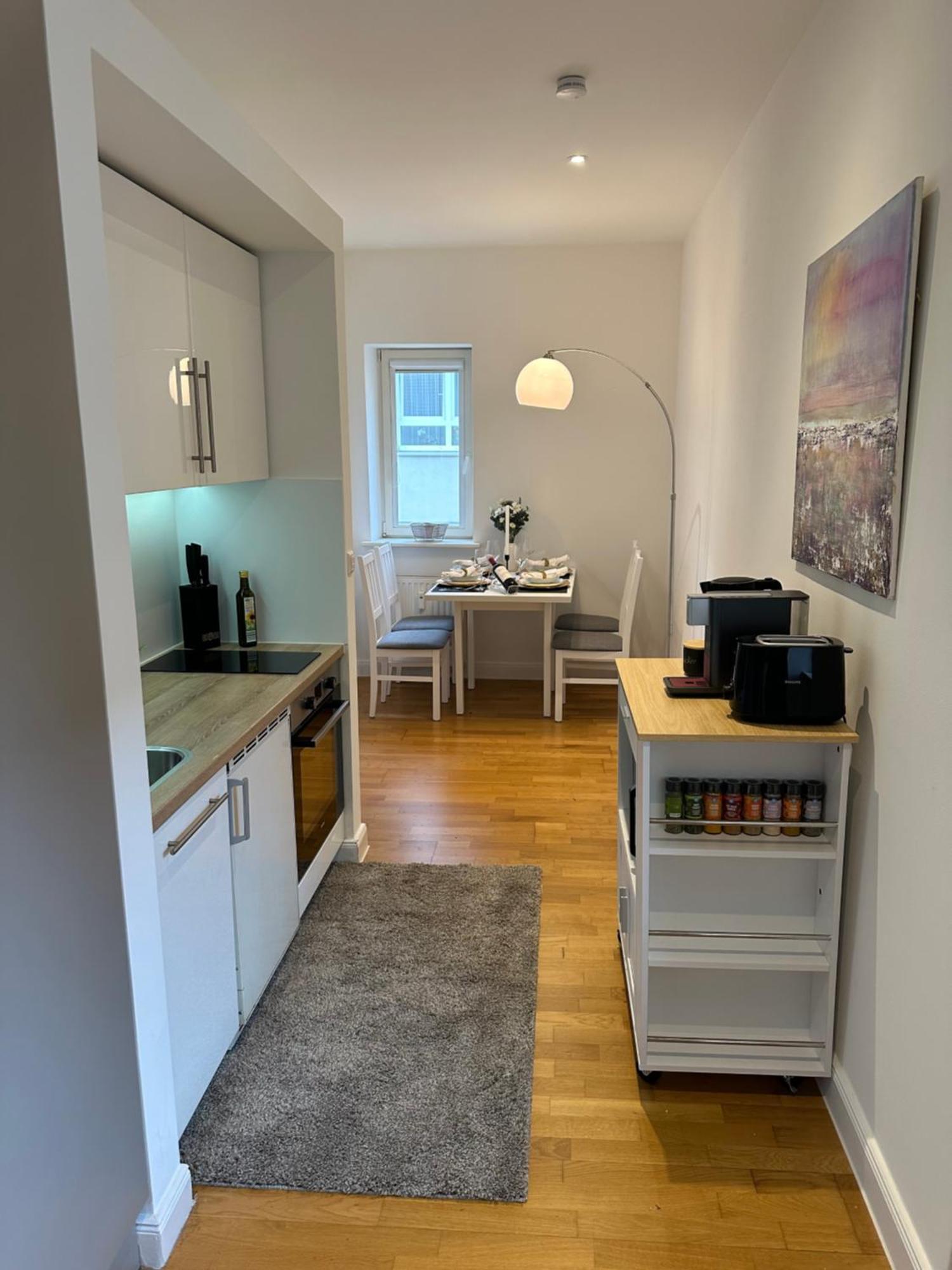 Bella Casa - Business&Family, 100M Zum Konzerteingang Schloss, Parkplatz, Smarttv, Netflix, Waschmaschine, 24H Checkin, 36Qm, Ap 12 Ludwigsburg Buitenkant foto