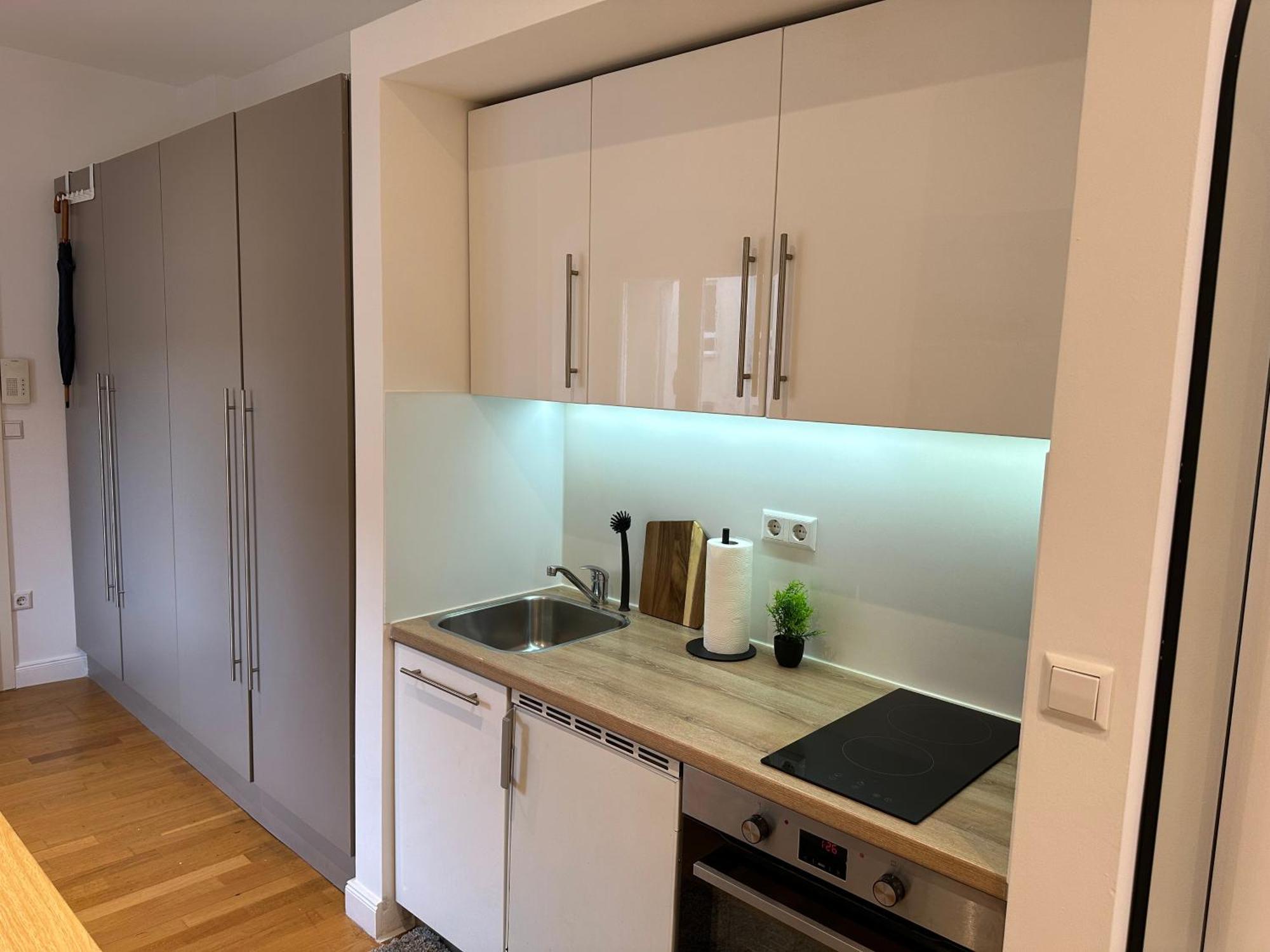 Bella Casa - Business&Family, 100M Zum Konzerteingang Schloss, Parkplatz, Smarttv, Netflix, Waschmaschine, 24H Checkin, 36Qm, Ap 12 Ludwigsburg Buitenkant foto